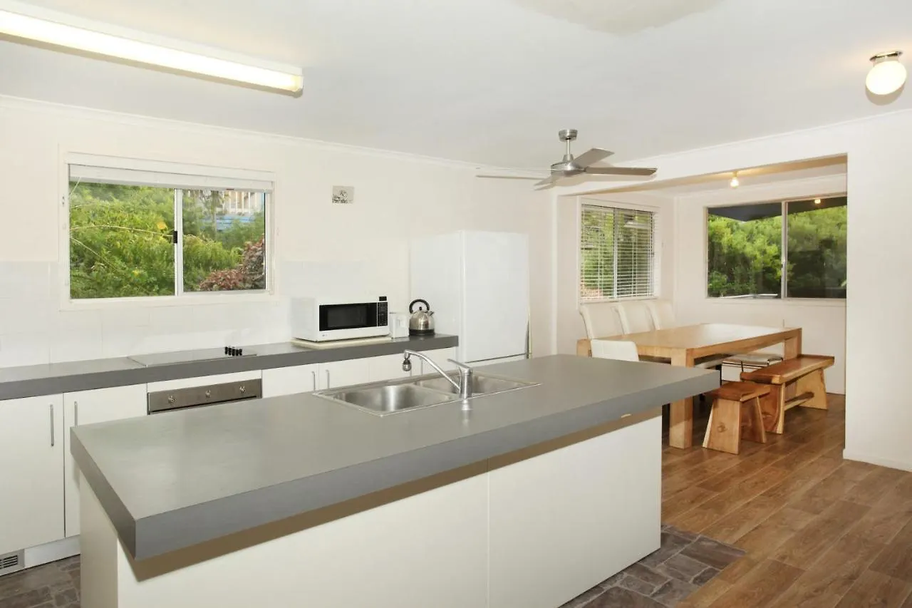 Vila 20 Scrub Road, Coolum Beach - Pet Friendly, Linen Included Prázdninový dům